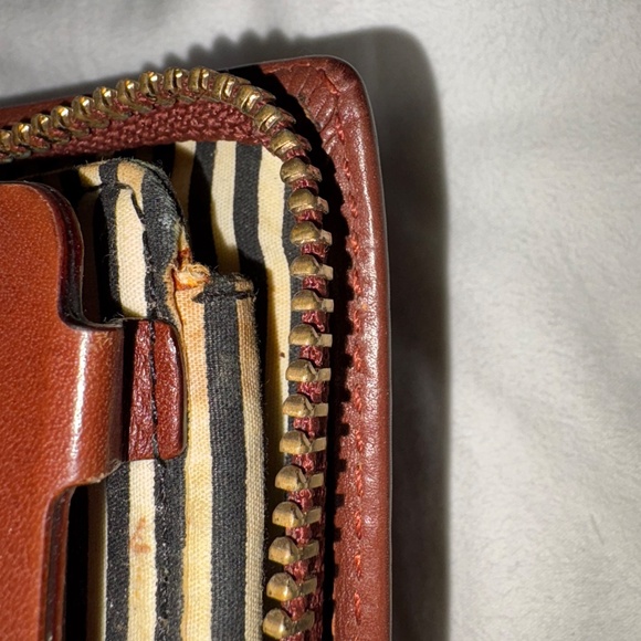 Kate Spade dictionary leather tablet holder - Picture 5 of 13